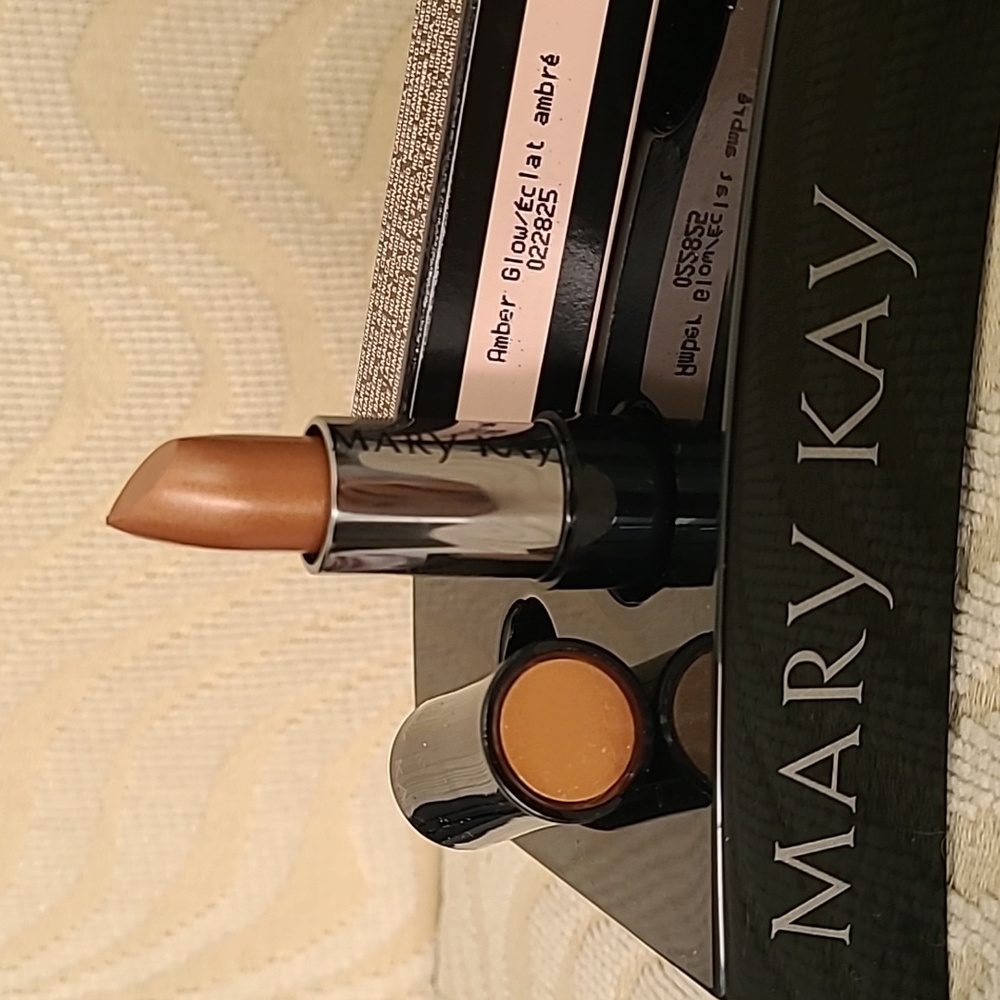 Mary Kay Amber Glow Creme Lipstick New in Box 022825